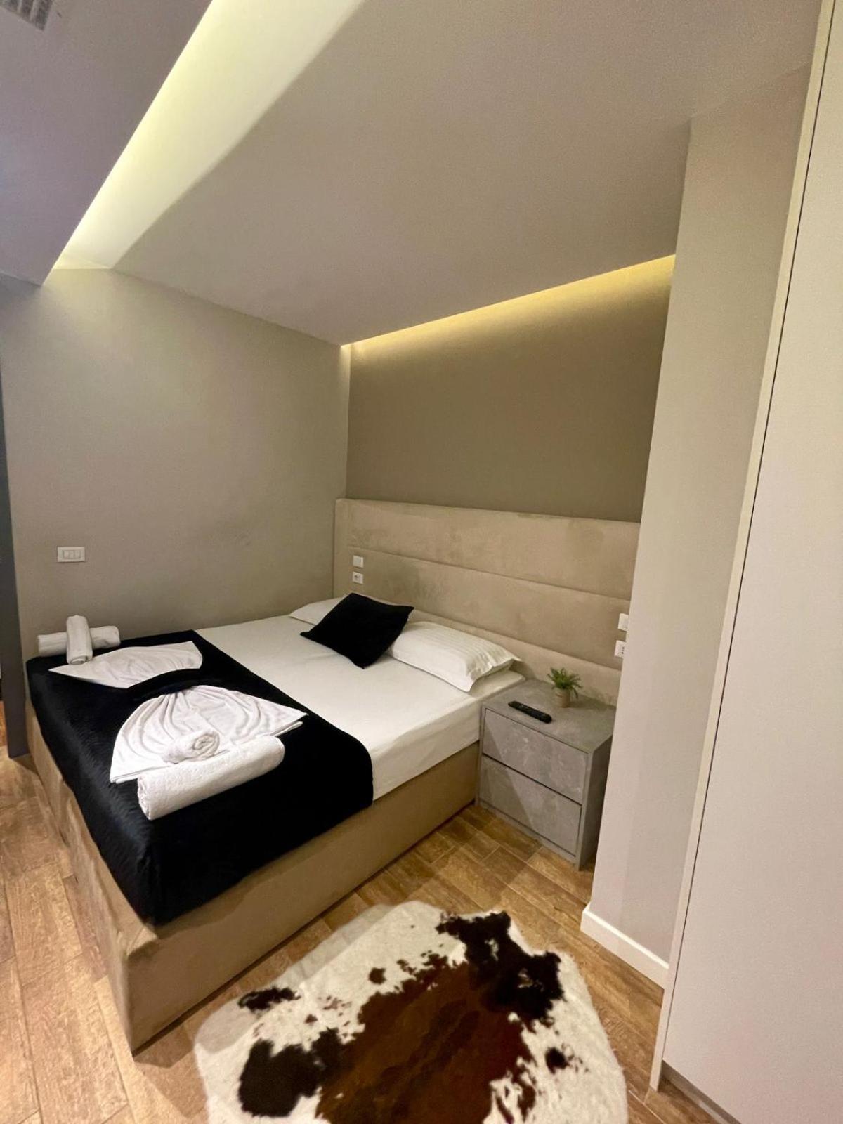 Premium City Studio & Suite Tiranë Ngoại thất bức ảnh