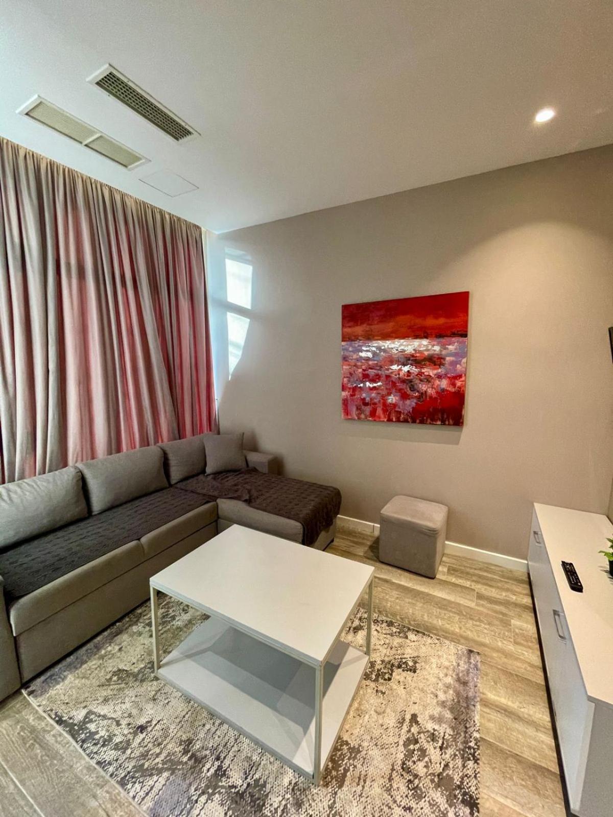 Premium City Studio & Suite Tiranë Ngoại thất bức ảnh