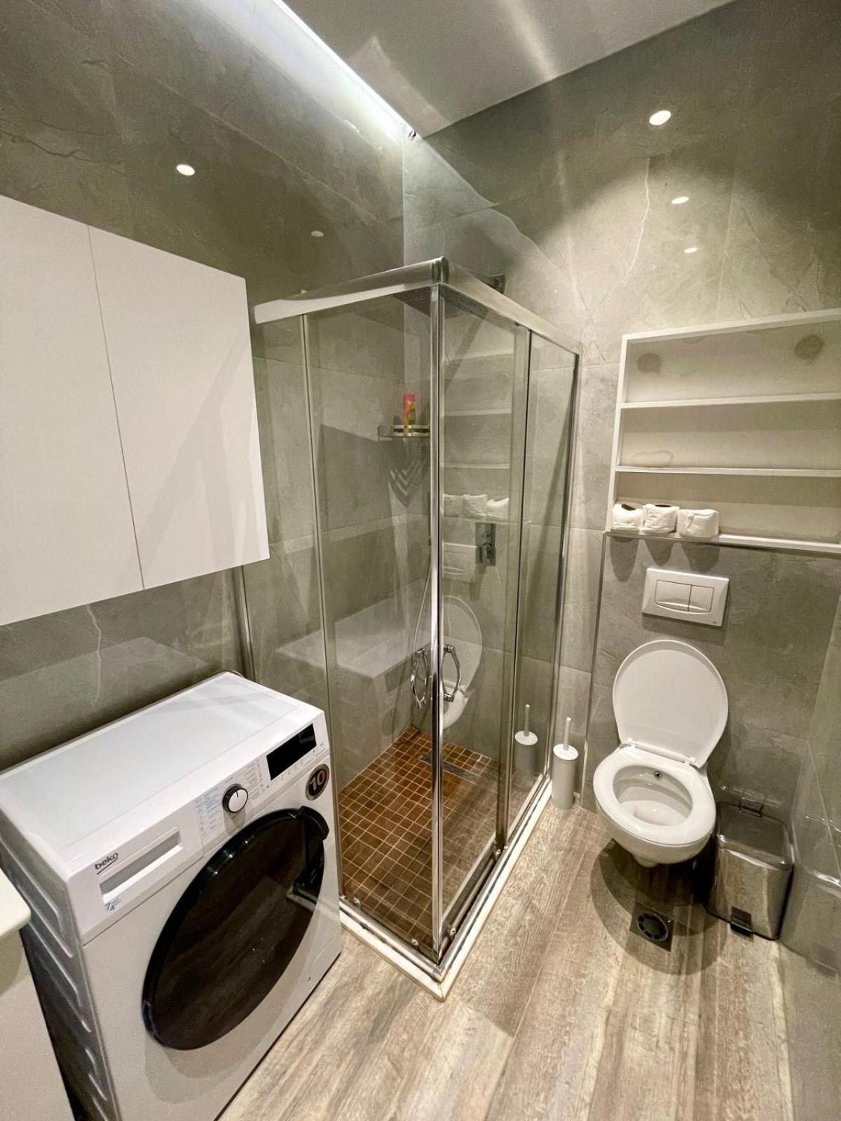 Premium City Studio & Suite Tiranë Ngoại thất bức ảnh