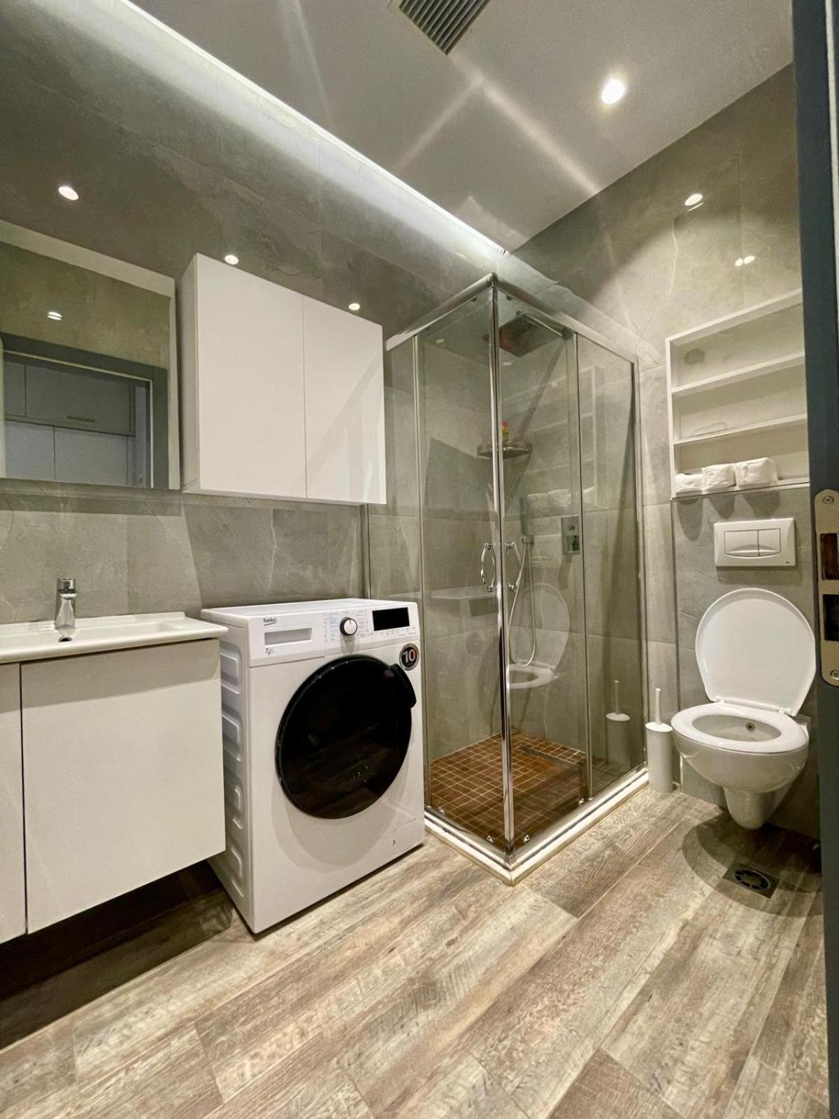 Premium City Studio & Suite Tiranë Ngoại thất bức ảnh